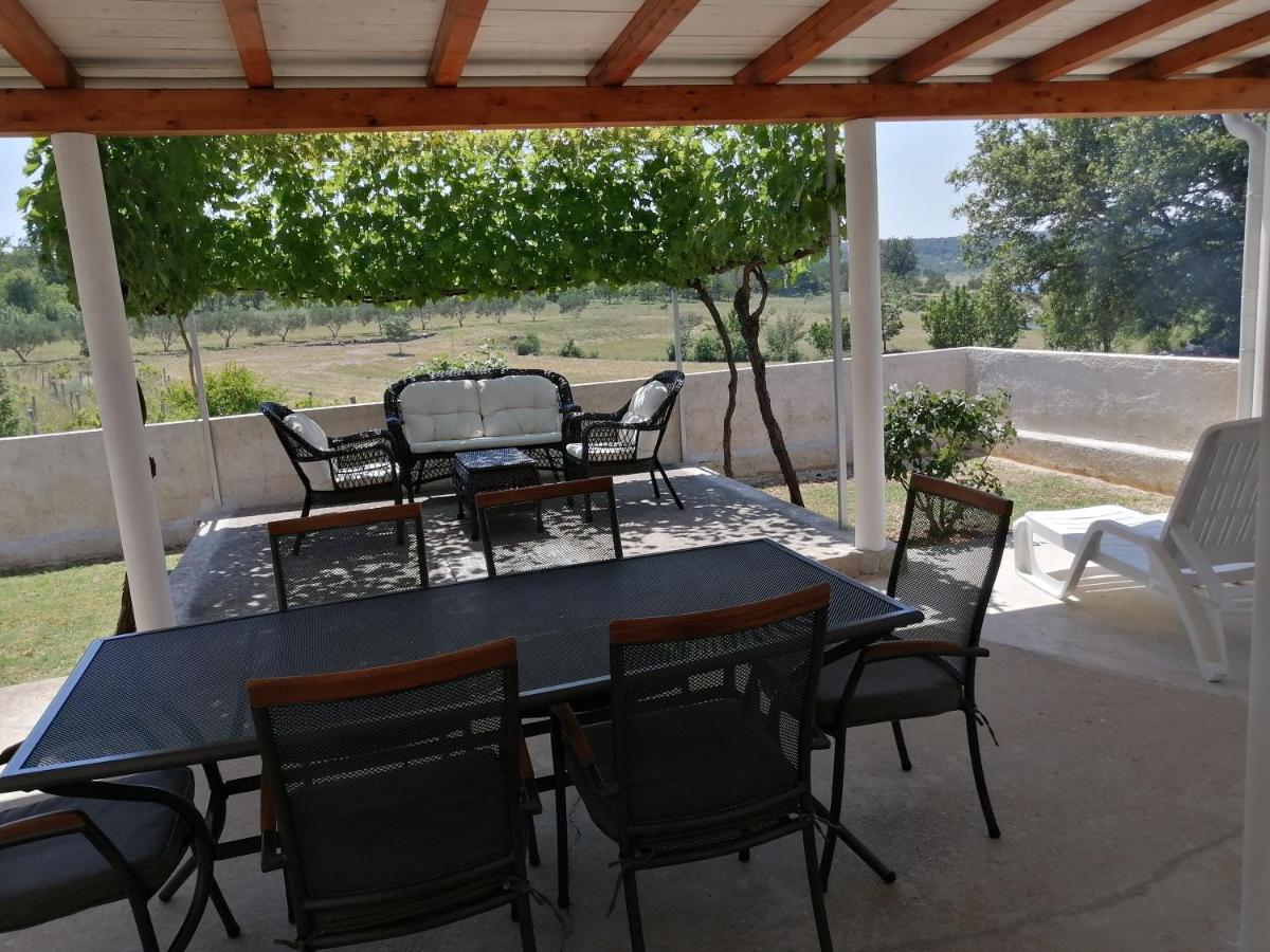 Holiday House Tunjarice Обровац Экстерьер фото